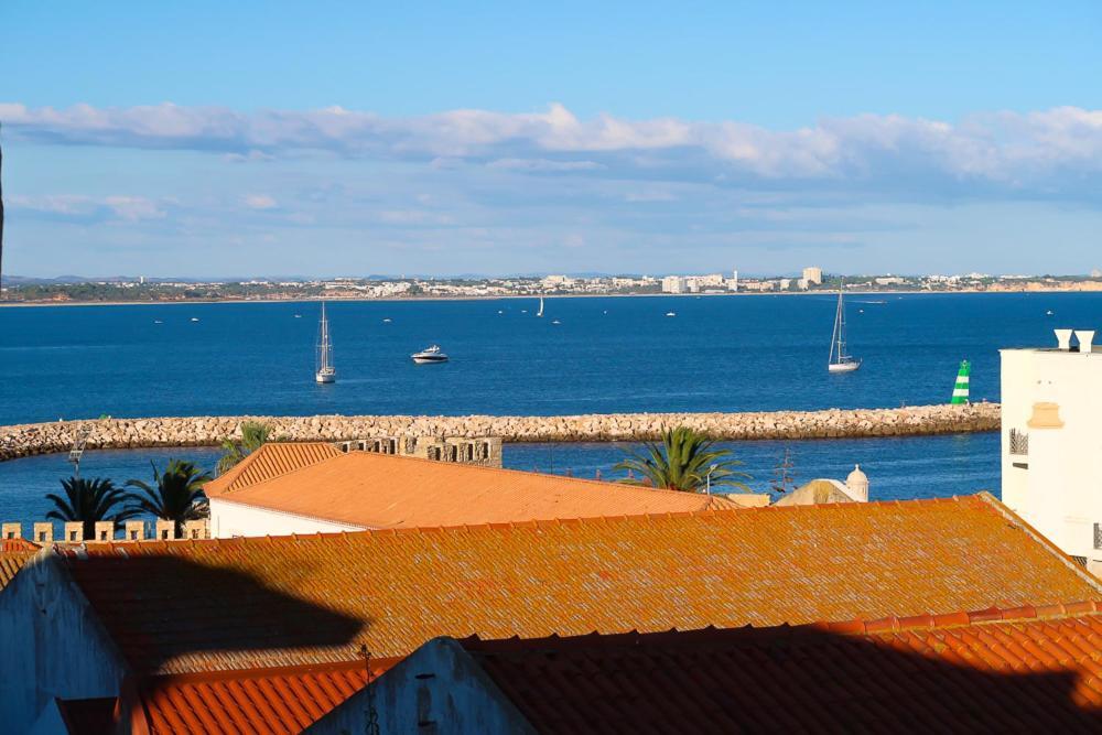 In The Old Town Close To The Beach Lagos Buitenkant foto