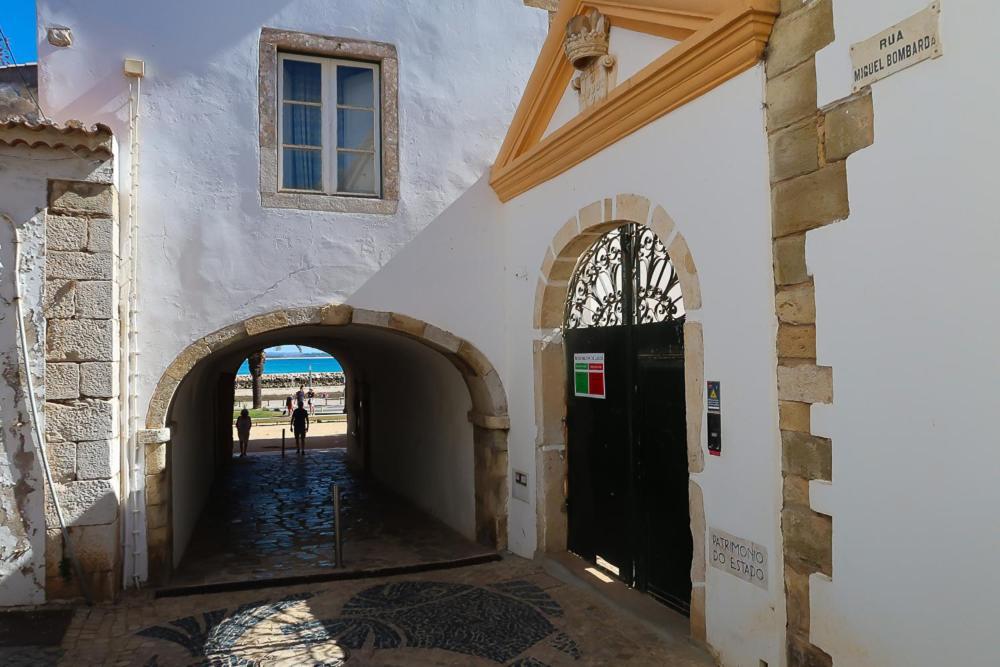 In The Old Town Close To The Beach Lagos Buitenkant foto